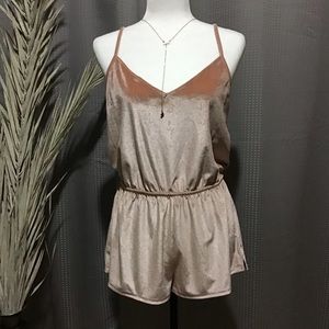 🆕NWT Plush Velvet Sleep Romper from Forever 21